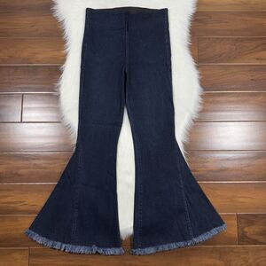 Show Me Your Mumu‎ Size Large Short Dark Wash Berkeley Bells Denim Jeans Frayed